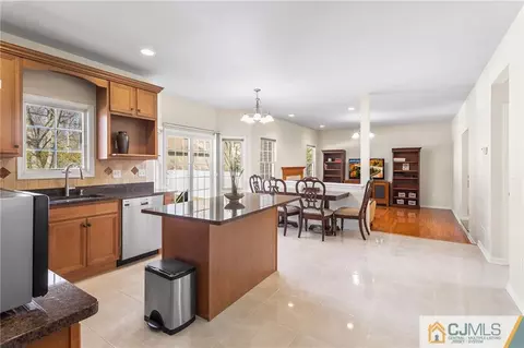 49 Spring St, Edison, NJ 08820 photo 14