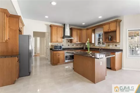 49 Spring St, Edison, NJ 08820 photo 17