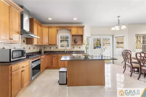 49 Spring St, Edison, NJ 08820 photo 18