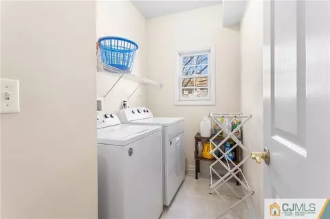 49 Spring St, Edison, NJ 08820 photo 22