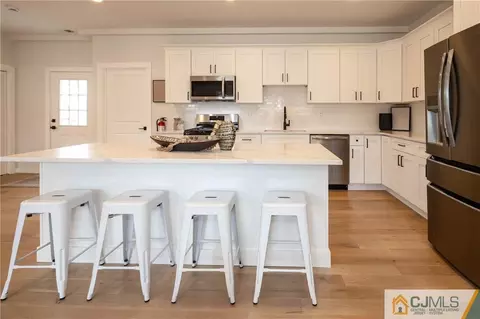 67 Ovington Ave, Edison, NJ 08817 photo 4