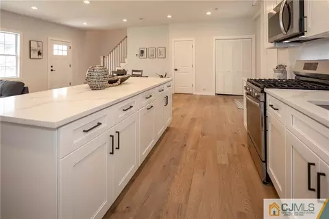 67 Ovington Ave, Edison, NJ 08817 photo 9