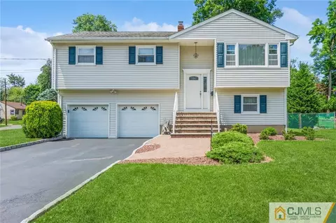 108 Valley Brook Ct, Middlesex, NJ 08846