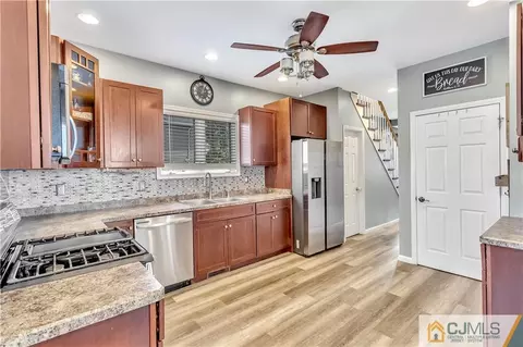 21 E Pleasant Ave, Sewaren, NJ 07077 photo 10