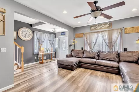 21 E Pleasant Ave, Sewaren, NJ 07077 photo 3