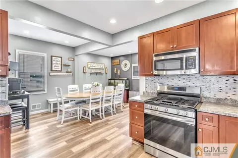 21 E Pleasant Ave, Sewaren, NJ 07077 photo 7