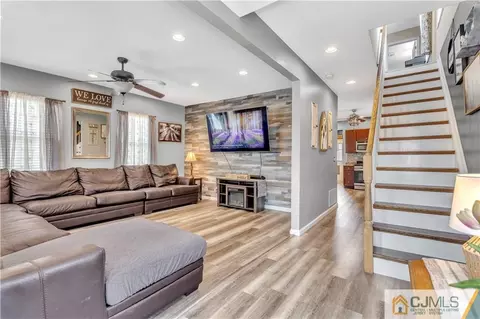 21 E Pleasant Ave, Sewaren, NJ 07077 photo 2