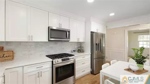 4 Milton Pl, Middlesex, NJ 08846 photo 15