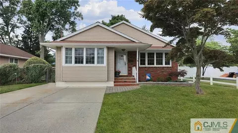 4 Milton Pl, Middlesex, NJ 08846 photo 3