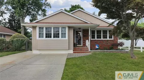 4 Milton Pl, Middlesex, NJ 08846 photo 1