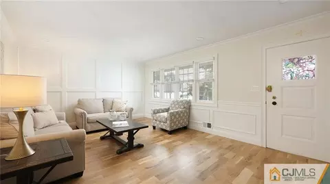 4 Milton Pl, Middlesex, NJ 08846 photo 9