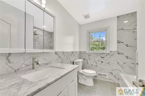 18 Dellview Dr, Edison, NJ 08820 photo 24