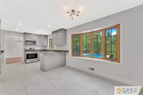 18 Dellview Dr, Edison, NJ 08820 photo 9