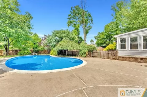 18 Dellview Dr, Edison, NJ 08820 photo 37