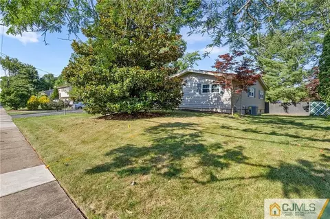 32 Jonathan Dr, Edison, NJ 08820 photo 4