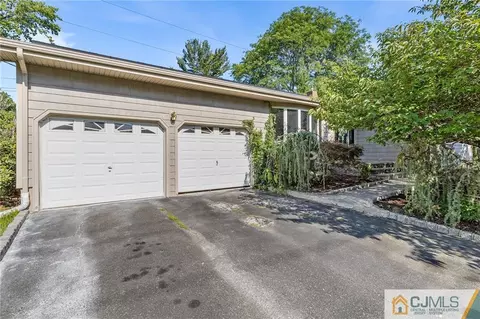 32 Jonathan Dr, Edison, NJ 08820 photo 1
