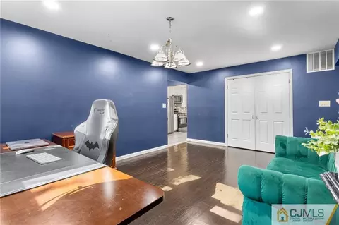 32 Jonathan Dr, Edison, NJ 08820 photo 17