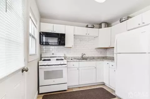 118 Cap Ln, Middlesex, NJ 08846 photo 9