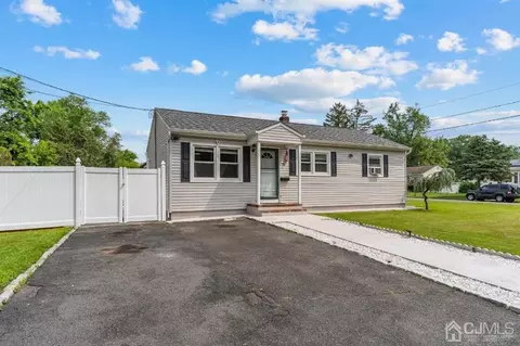 118 Cap Ln, Middlesex, NJ 08846 photo 2