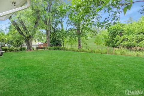 17 Starlit Dr, Middlesex, NJ 08846 photo 10