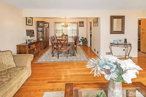 17 Starlit Dr, Middlesex, NJ 08846 photo 3