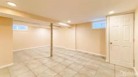 54 Morgan Dr, Edison, NJ 08817 photo 11