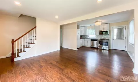 54 Morgan Dr, Edison, NJ 08817 photo 2