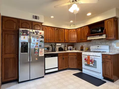 4 Crescent Rd, Edison, NJ 08817 photo 8