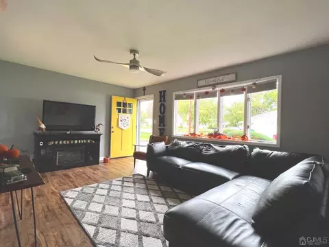 4 Crescent Rd, Edison, NJ 08817 photo 6