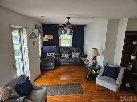 2 Anne St, Middlesex, NJ 08846 photo 8