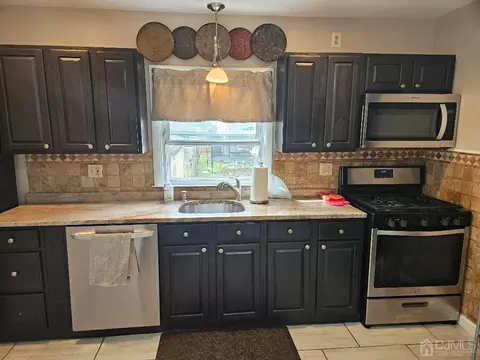 2 Anne St, Middlesex, NJ 08846 photo 9