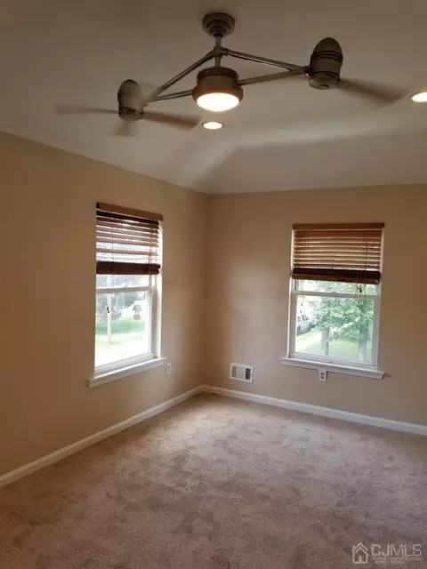 2 Anne St, Middlesex, NJ 08846 photo 16