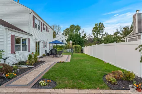 2 Thatcher Ct, Edison, NJ 08820 photo 11