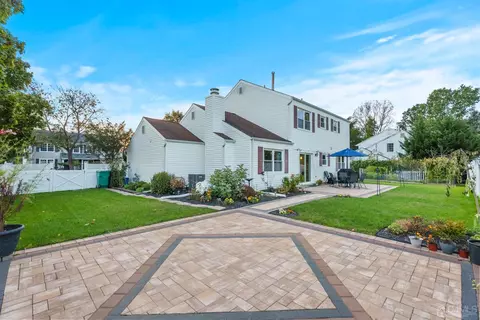 2 Thatcher Ct, Edison, NJ 08820 photo 9