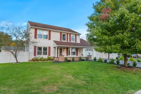 2 Thatcher Ct, Edison, NJ 08820 photo 2