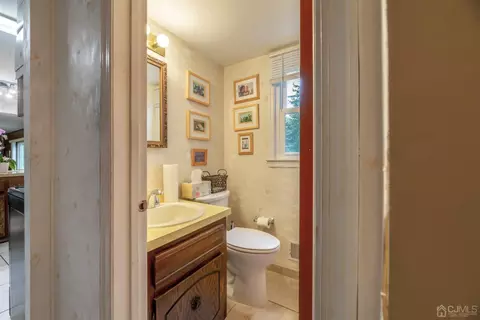 8 Meredith Rd, Edison, NJ 08817 photo 17