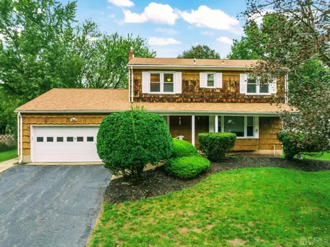 8 Meredith Rd, Edison, NJ 08817 photo 2