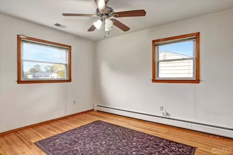 5 Weiss Dr, Middlesex, NJ 08846 photo 8