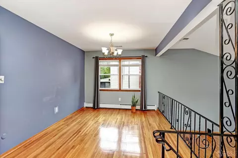 5 Weiss Dr, Middlesex, NJ 08846 photo 5