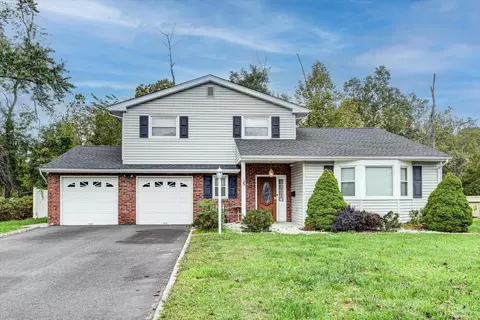 5 Weiss Dr, Middlesex, NJ 08846 photo 1