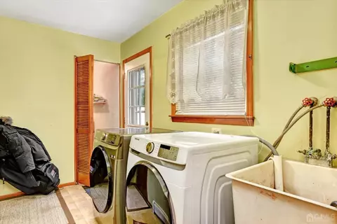 5 Weiss Dr, Middlesex, NJ 08846 photo 17