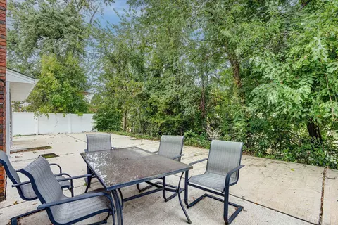 5 Weiss Dr, Middlesex, NJ 08846 photo 3