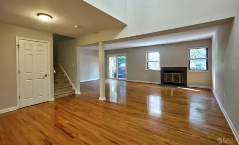 30 Matthew Dr, Ewing, NJ 08628 photo 9