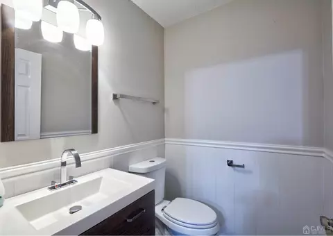 30 Matthew Dr, Ewing, NJ 08628 photo 4