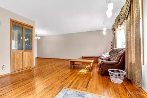 13 Eardley Rd, Edison, NJ 08817 photo 4