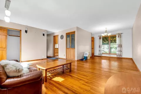 13 Eardley Rd, Edison, NJ 08817 photo 5