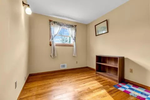 13 Eardley Rd, Edison, NJ 08817 photo 16