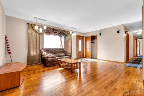 13 Eardley Rd, Edison, NJ 08817 photo 3