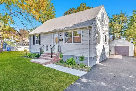 193 Old Rd, Sewaren, NJ 07077 photo 1