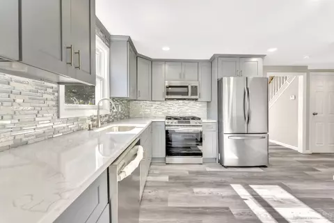 193 Old Rd, Sewaren, NJ 07077 photo 6